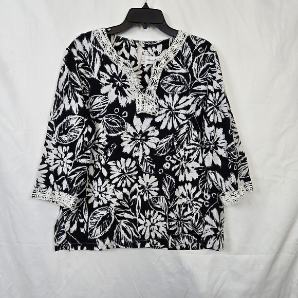 Alfred Dunner Women's Black White Floral Crochet Trim 3/4 Sleeve Summer Top 14 - Picture 1 of 9